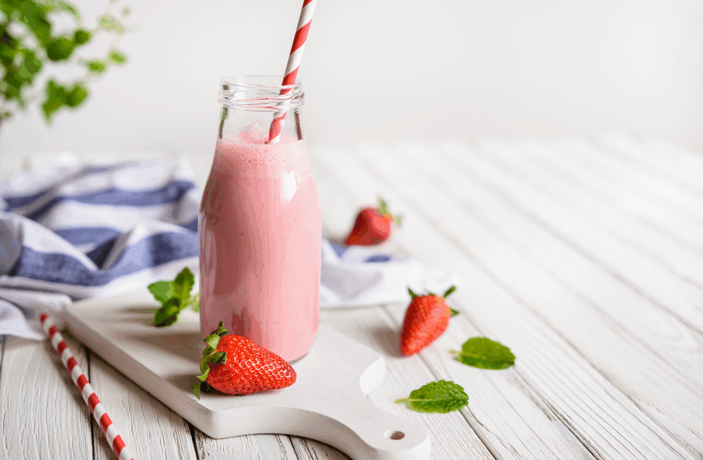 Wiosenny koktajl z truskawkami przepis