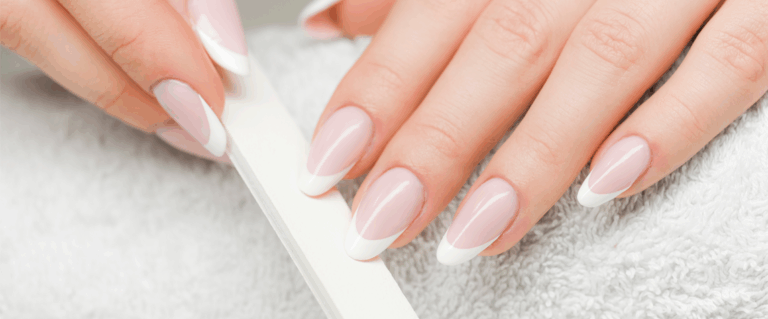Jak dbać o paznokcie? Olejki, sera i odżywki w pielęgnacji