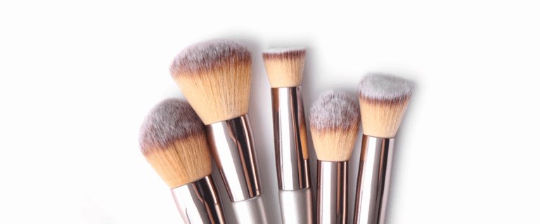 Po co i jak myć pędzle oraz akcesoria do makijażu?