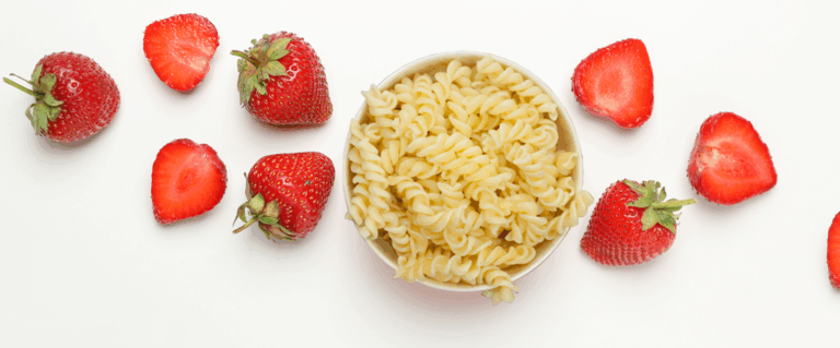makaron z truskawkami