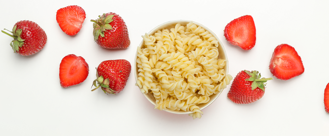 makaron z truskawkami
