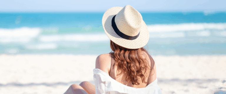 Wakacyjna pielęgnacja włosów – jak chronić je przed słońcem i słoną wodą?