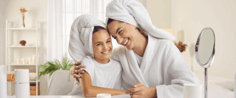 Twoje dziecko chce się malować? Jak mądrze wprowadzić dziecko w świat kosmetyków