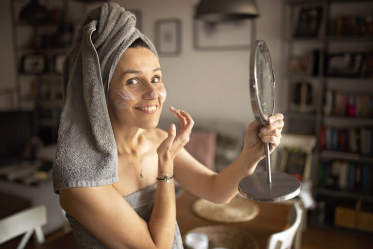 Czy to już czas na retinol? Odpowiedz na te 3 pytania