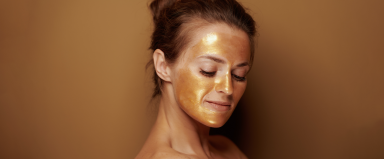 Sylwestrowa pielęgnacja – jak przygotować skórę na imprezową noc?