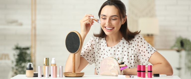 Wiosenny makijaż – jak stworzyć świeży look w 2026?